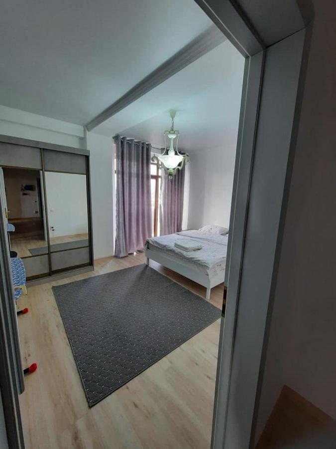 Apartmán Diplomat - 2 Biškek Exteriér fotografie