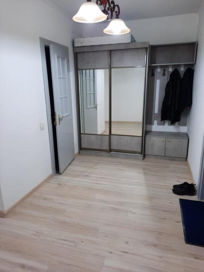 Apartmán Diplomat - 2 Biškek Exteriér fotografie