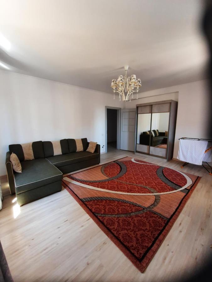 Apartmán Diplomat - 2 Biškek Exteriér fotografie