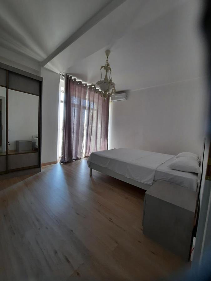 Apartmán Diplomat - 2 Biškek Exteriér fotografie